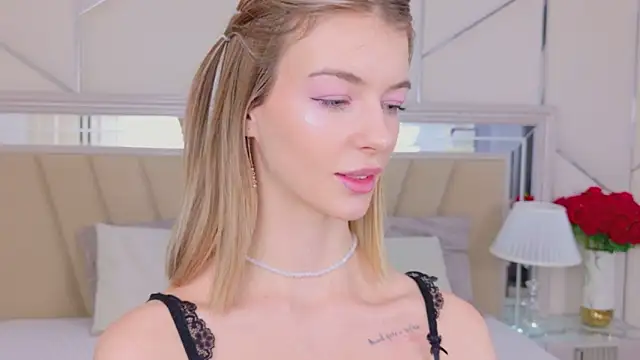 MeganMour Live XXX Chat