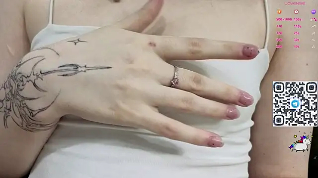 MeviCoral live XXX chat