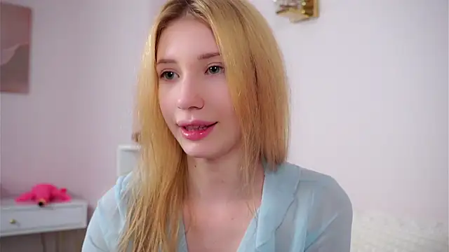 SunnivaCovil Chat XXX in diretta