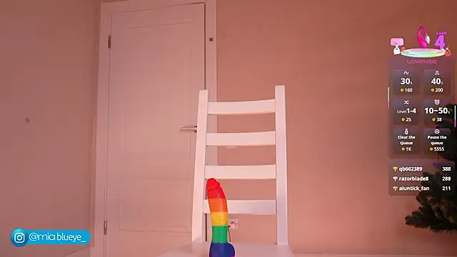 Miablueye élő XXX-chatje