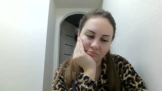 دردشة MeadowEyes الجنسية المباشرة