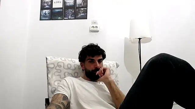 Verycutex Adlı Modelin Canlı XXX Sohbeti