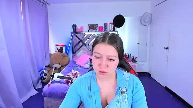 XXX chat uživo modela Luna_Analya