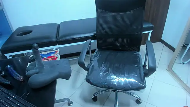 Chat XXX ao vivo de LeilaSmith_