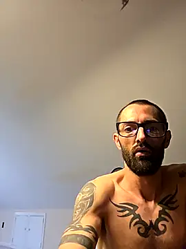 Pokazy przed kamerką – BossAfterDark