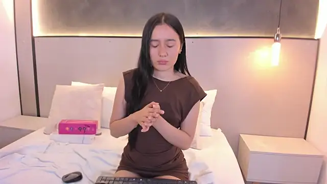 mia_slora 现场XXX聊天