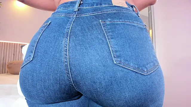 LucieMillerrのライブXXXチャット