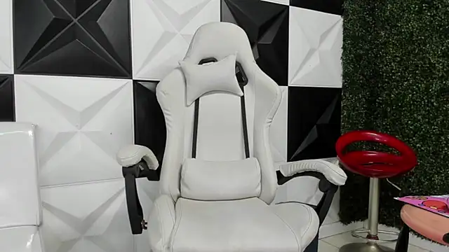 ManSantのライブXXXチャット