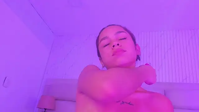 CarolineFyre 라이브 XXX 채팅