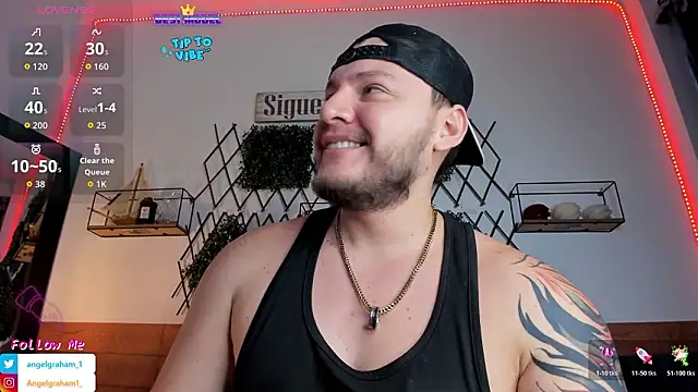 Show modela Angelgraham_1 na web-kameri