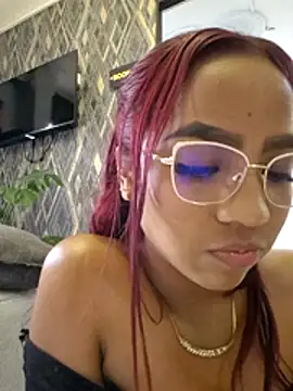 LucyLeah Adlı Modelin Canlı XXX Sohbeti