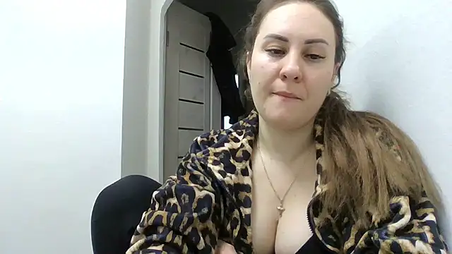 MeadowEyesのライブXXXチャット