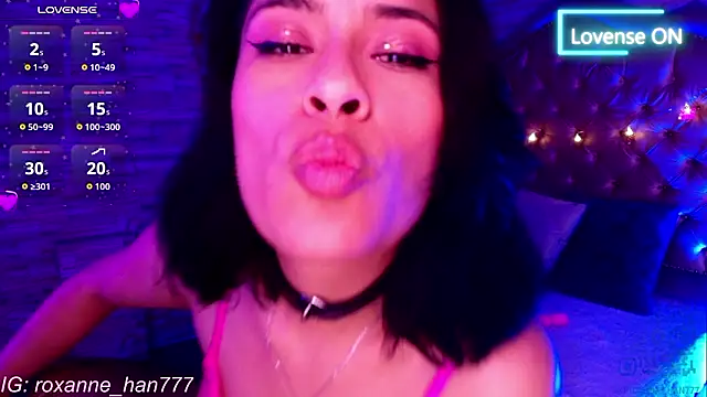 Chat +18 de Roxanne_Han ao vivo