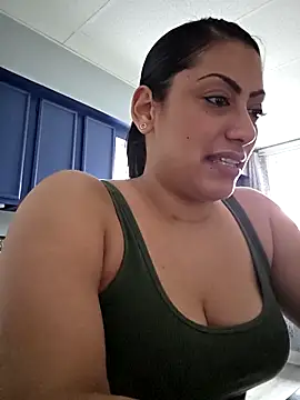 EllamayiのライブXXXチャット