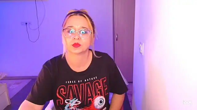 freyyamore1 现场XXX聊天