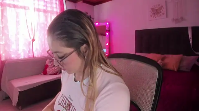 แชท XXX สดของ miss_julietaa