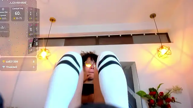 Chat +18 de Hanna_Cornee_ ao vivo