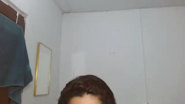 Thalian élő XXX-chatje