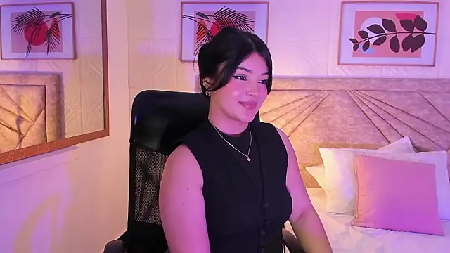 EmmaBlossom Adlı Modelin Canlı XXX Sohbeti