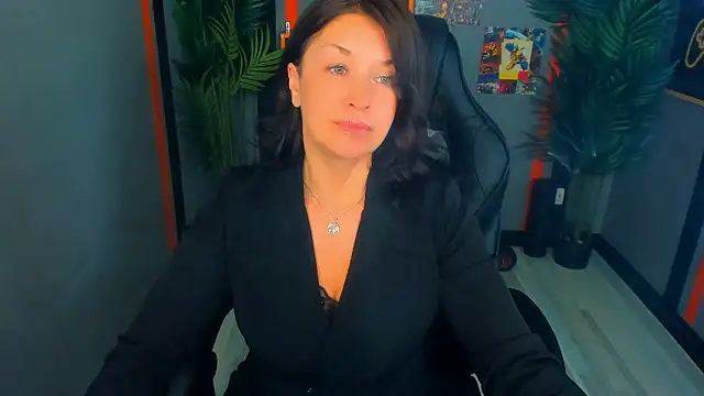 AnaMills' Live Chat Room