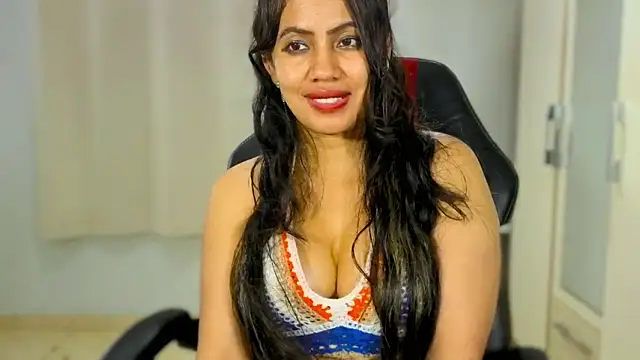 FannyXhot élő XXX-chatje