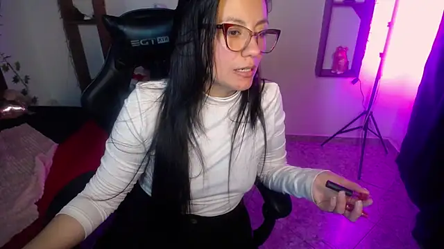 QueenRose94n Live XXX chat