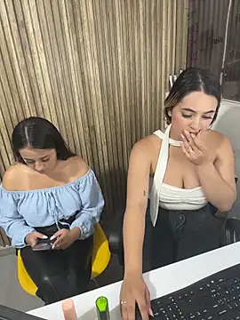 Antonella_Julieta Live XXX-Chat