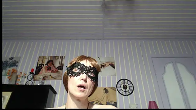 MarquisedeSade's Live XXX Chat