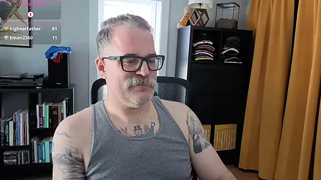 BriefsDad Show in webcam