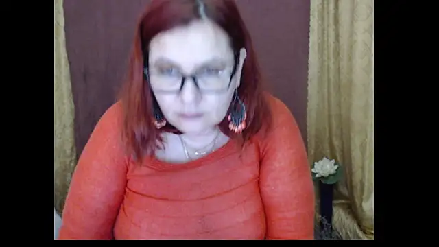 PlayfullMature élő XXX-chatje