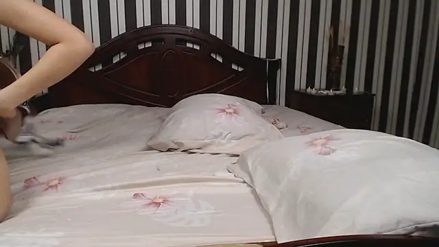 geelybee's Webcam Show