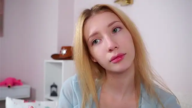 SunnivaCovil Chat XXX live