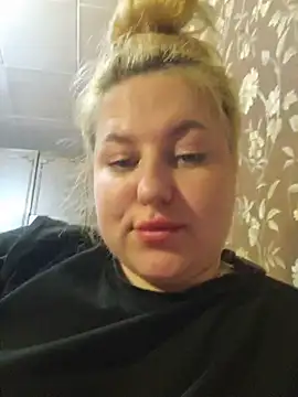 Chat +18 de LianaJu ao vivo