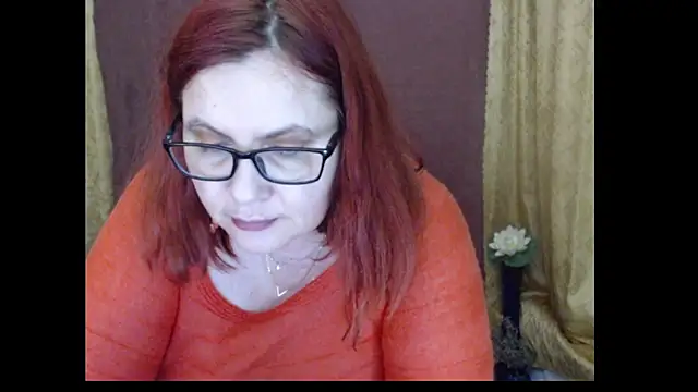 دردشة PlayfullMature الجنسية المباشرة