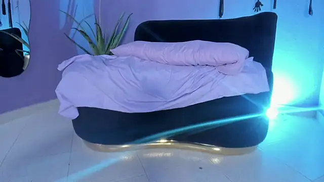 XXX chat uživo modela ale_cam