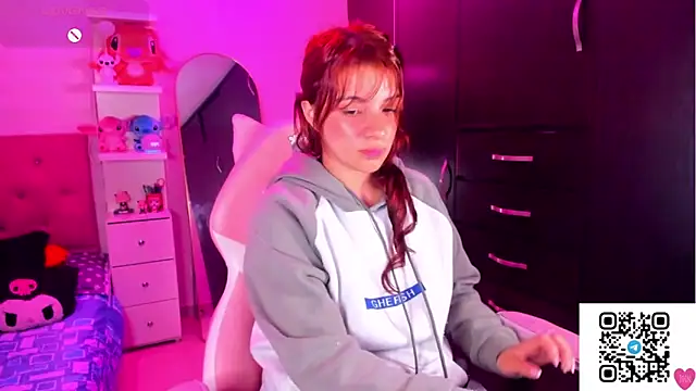 Chatroom XXX en direct de Vannessa__Shy