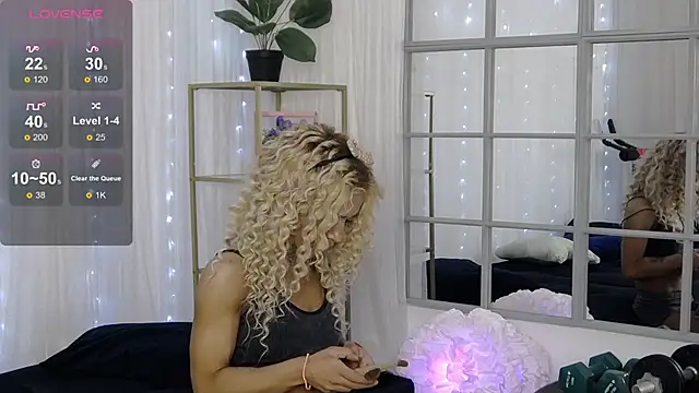 XXX chat uživo modela SarahRaynex