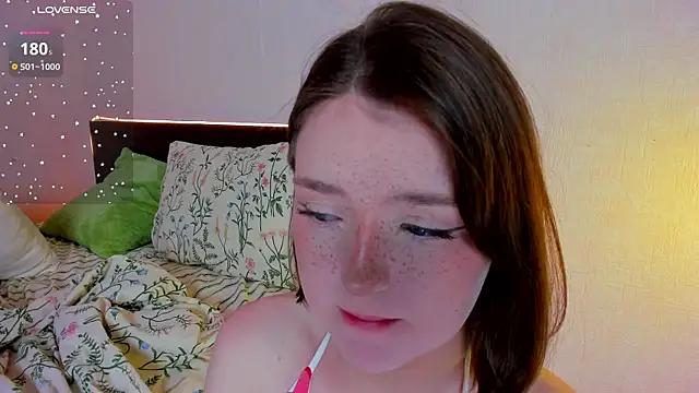 lexxxxxxi – Naživo XXX chat