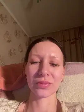 Starry_Siren Adlı Modelin Canlı XXX Sohbeti