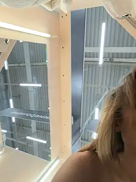 -AngelAri- Adlı Modelin Canlı XXX Sohbeti