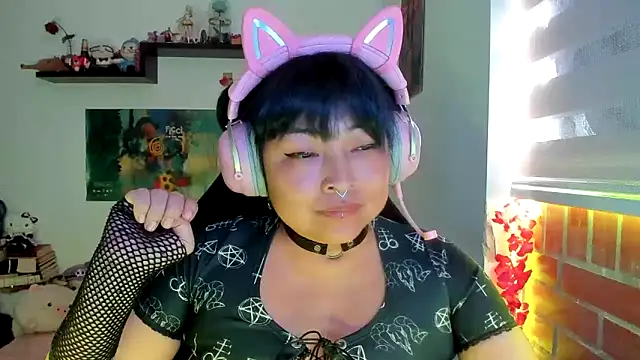 แชท XXX สดของ Shaddycute_