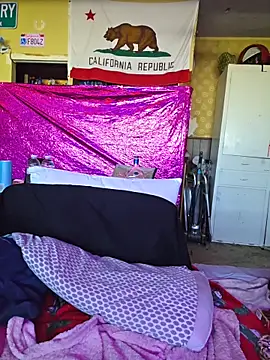 Pokazy przed kamerką – tokyobelle