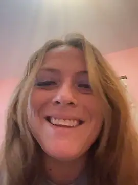 Živý XXX chat Titsandtats24