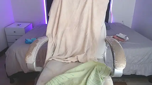 selena_yourmilf 라이브 XXX 채팅