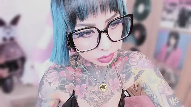 NikkiRamone Adlı Modelin Canlı XXX Sohbeti