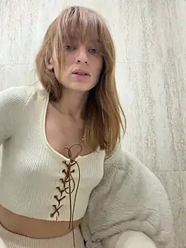 -AngelAri-'s Live XXX Chat