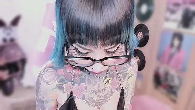 NikkiRamone Adlı Modelin Canlı XXX Sohbeti