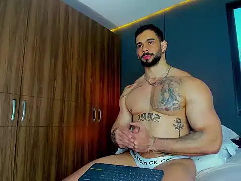 massimo_visconti live XXX chat