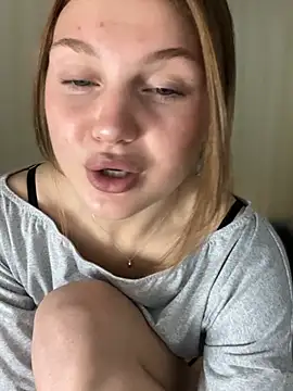 Emaline_Fane's Live XXX Chat