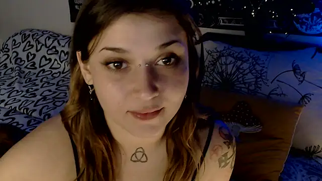 AlienforTwenty's Live XXX Chat